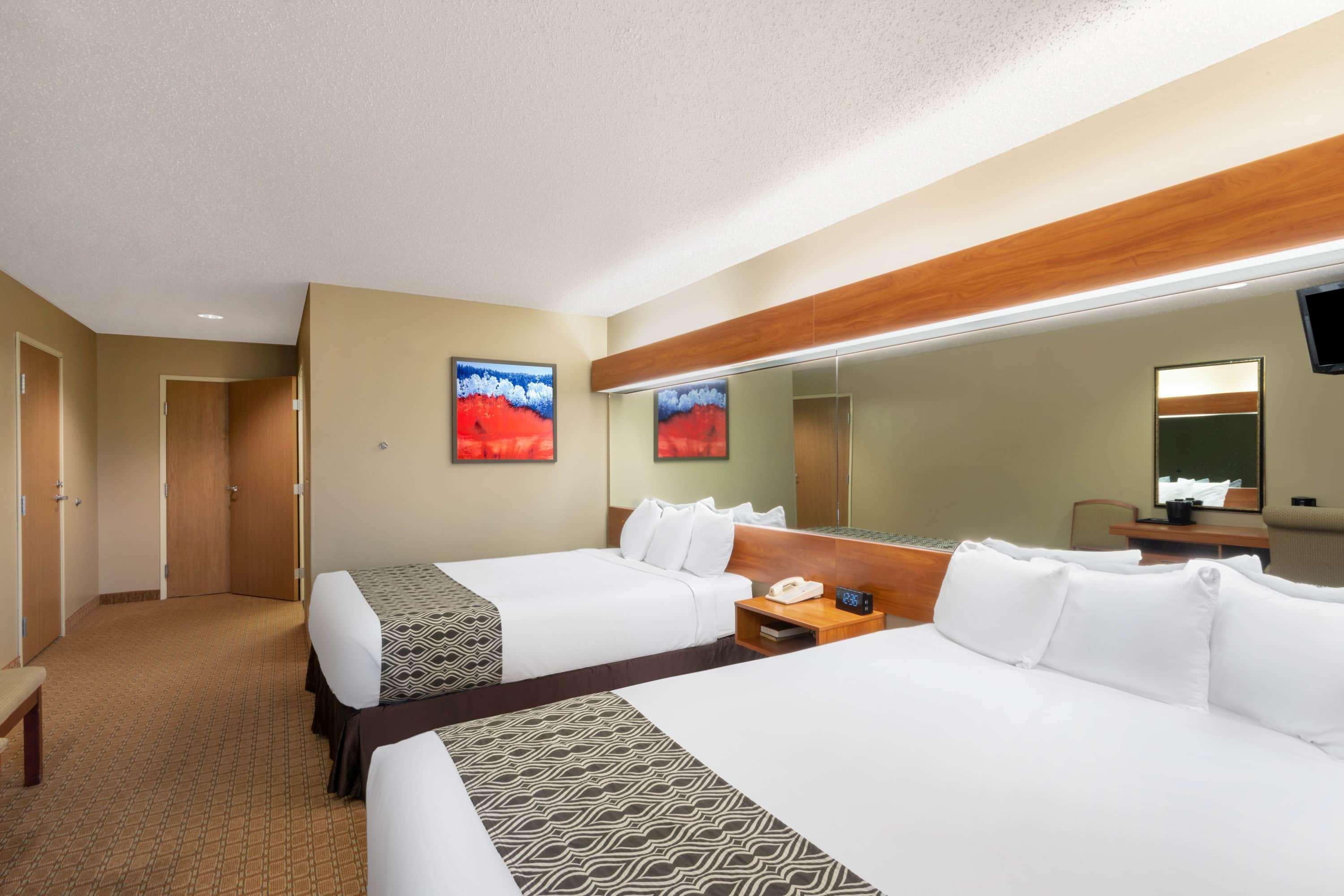 Microtel Inn & Suites Ратон Екстер'єр фото